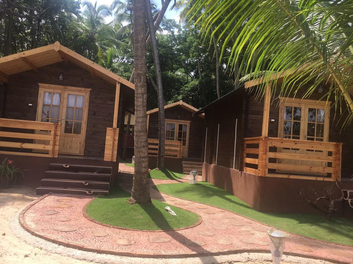 Breezywood Resort Malvan Bagian luar foto