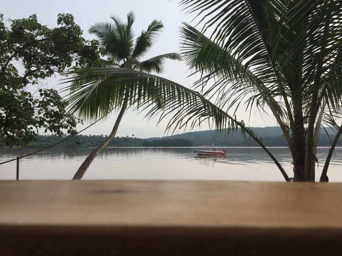 Breezywood Resort Malvan Bagian luar foto