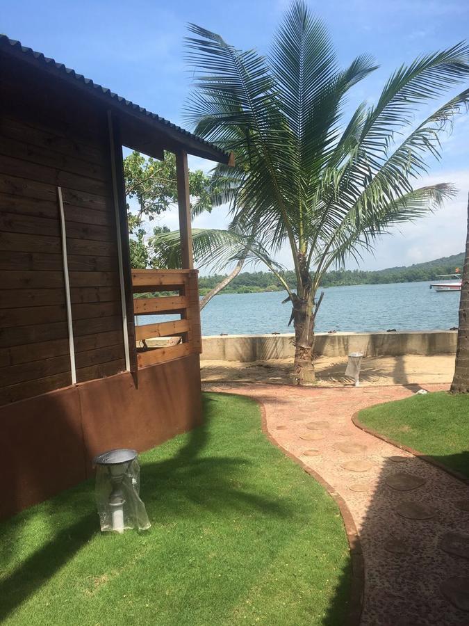 Breezywood Resort Malvan Bagian luar foto