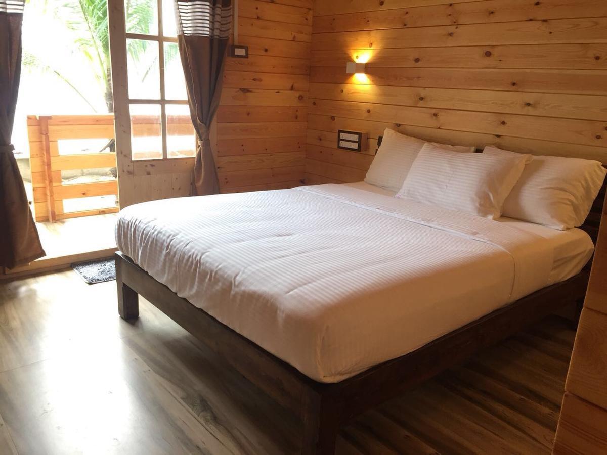 Breezywood Resort Malvan Bagian luar foto