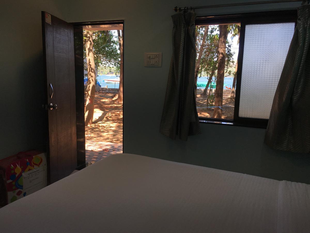 Breezywood Resort Malvan Bagian luar foto