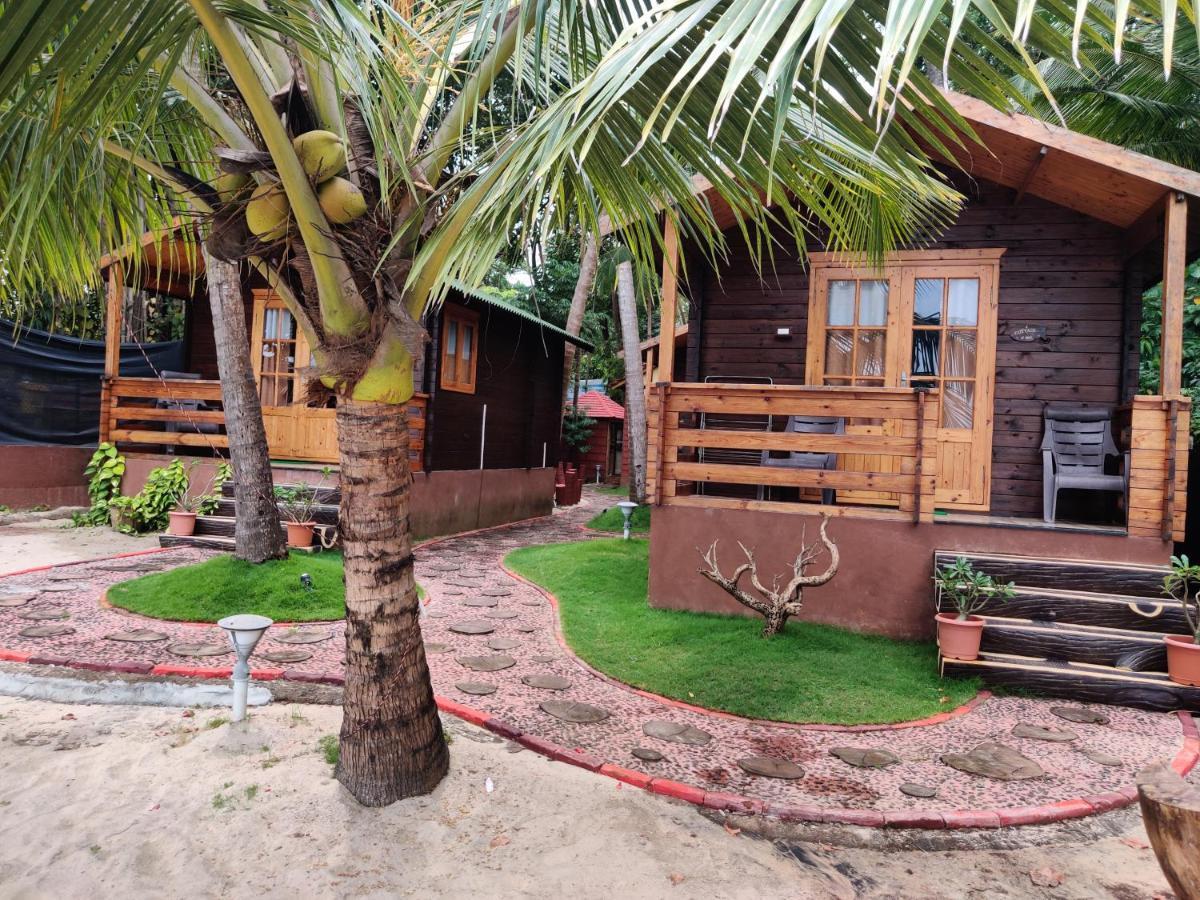 Breezywood Resort Malvan Bagian luar foto