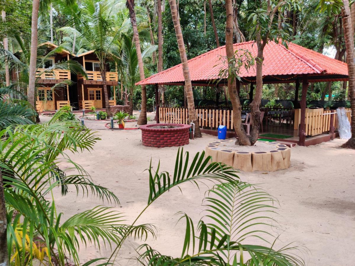 Breezywood Resort Malvan Bagian luar foto