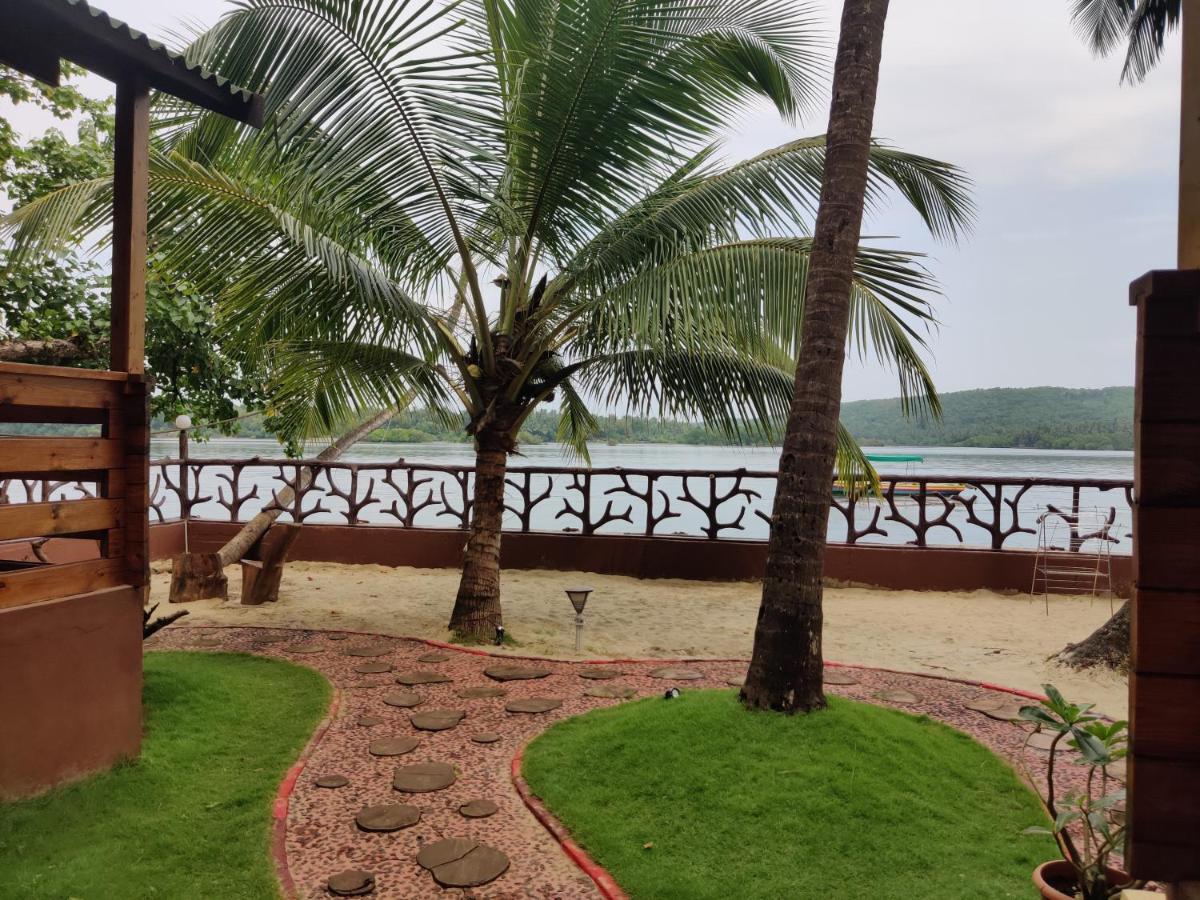 Breezywood Resort Malvan Bagian luar foto